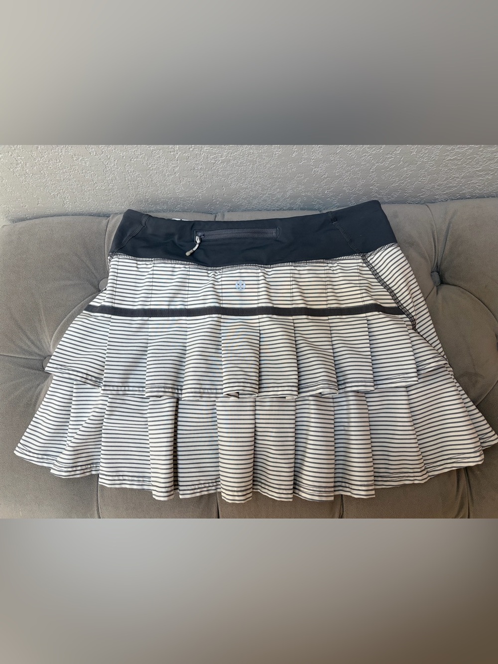 lululemon athletica Black and White Striped Skater Skirt Size 6 Tall